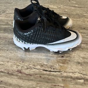 Boys baseball cleats